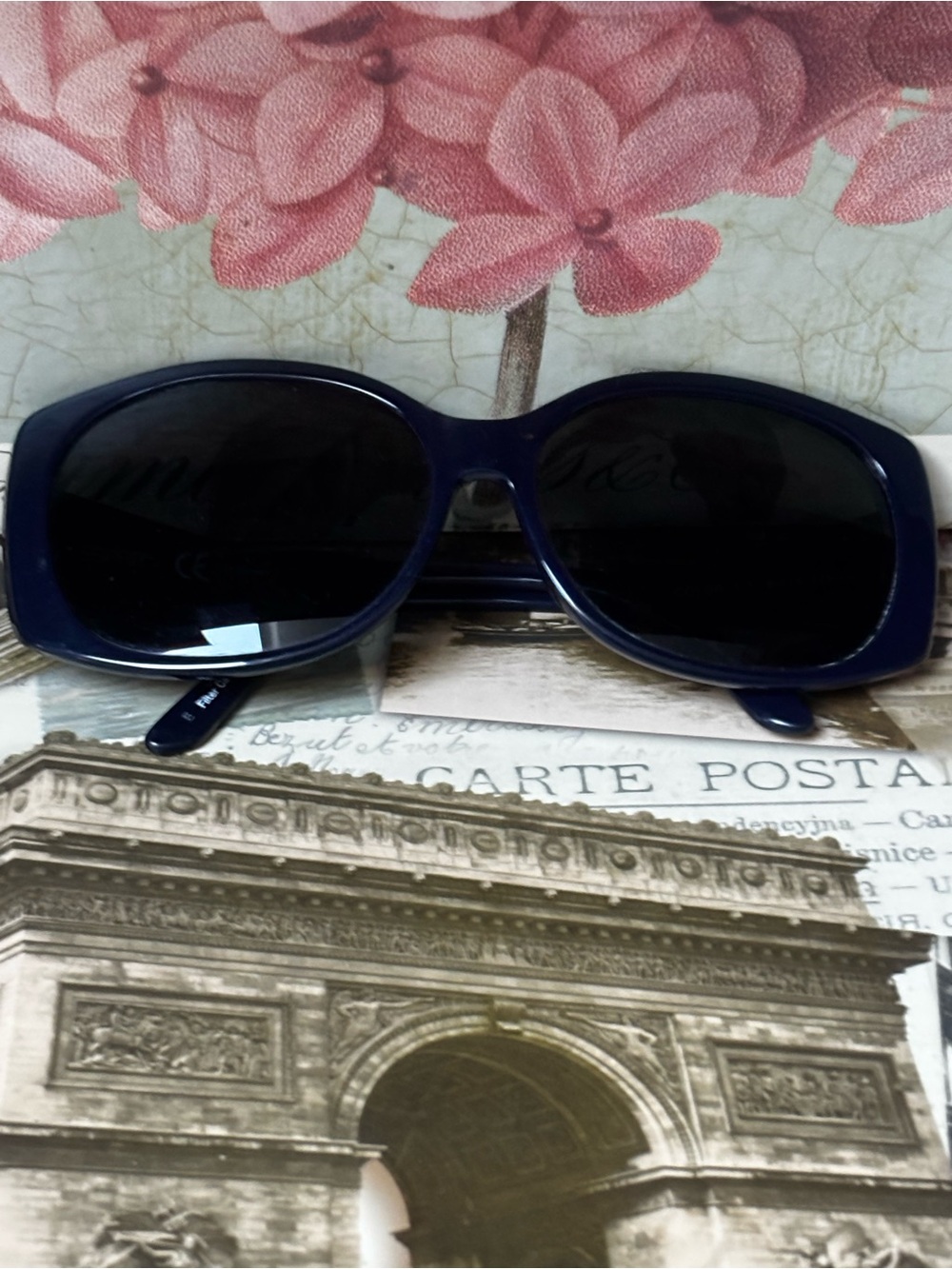 VTG Esprit sunglasses featuring a thick, rounded acetate frame in a dark navy